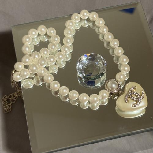 Heart Short Necklace Pearly