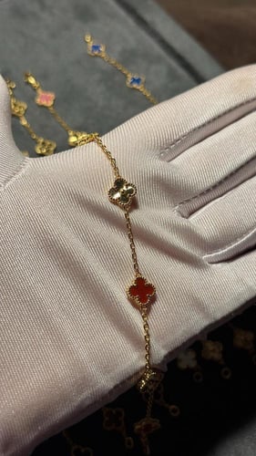 سوار فان كليف سويت | 6 حُلي زخرفيه