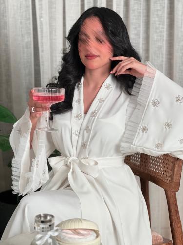 روب مطرز بالكريستال قماش كريب