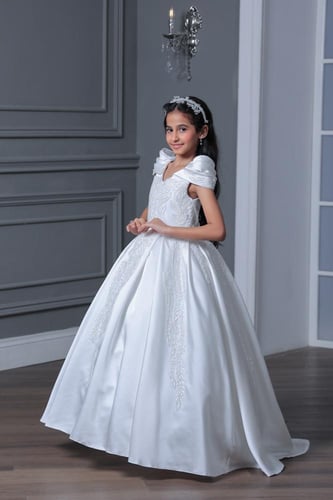 فستان افراح منفوش مطرز بالدانتيل