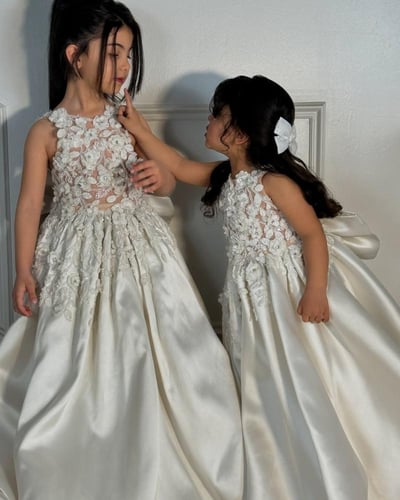 فستان الأميرات للاطفال بتصميم كشكش مع فيونكة رائعة