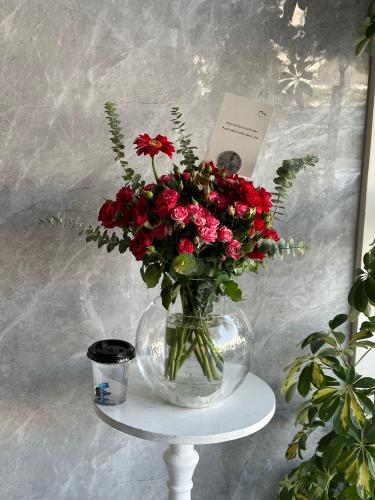 Fisher and flower fish vase | Jeddah gifts
