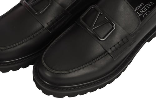 شوز فالنتينو غارافاني