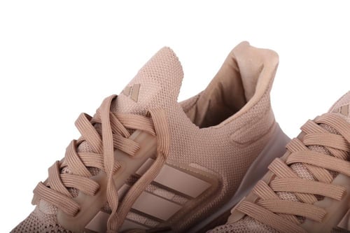 حذاء أديداس ألترا بوست