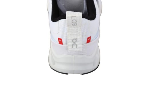 حذاء اون راننق X لويفي