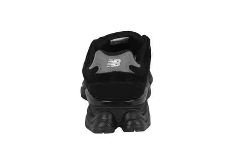 نيو بالانس 9060 - الأسود العصري