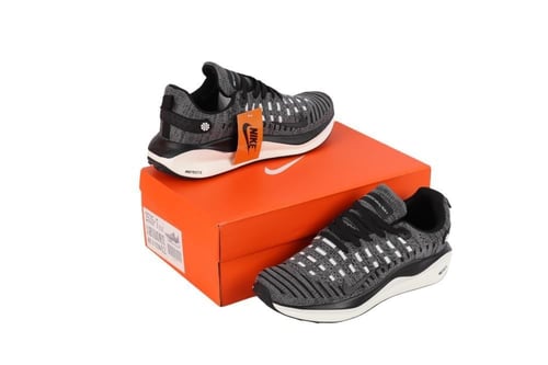 حذاء نايك زوم