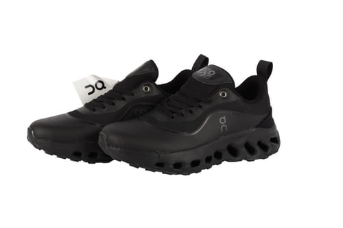 حذاء اون راننق X لويفي