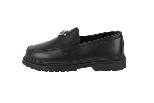 حذاء لوفر برادا