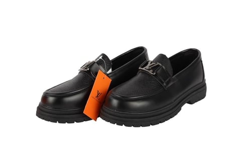 حذاء لوفر لويس فيتون