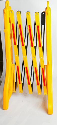 Small yellow 2-meter zipper parking barrier