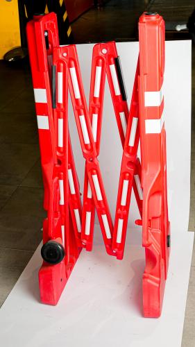 Large 2-meter zippered parking barrier
