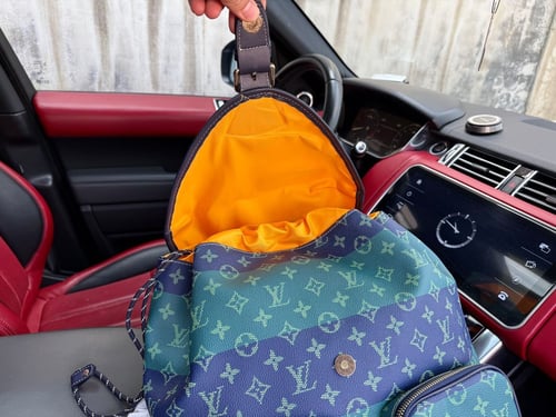 LOUIS VUITTON