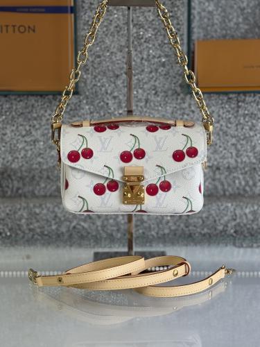 شنطه lv