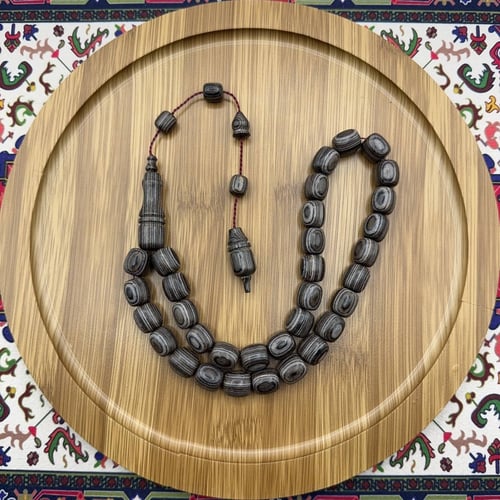 سبحة خشب كافور (خشب التزلج) لون رمادي مع عروق طبيع...
