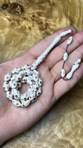 سبحة عاج مطعم بمرجان وفضة