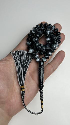 Turquoise and oil-colored prayer beads