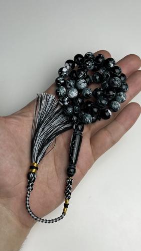 Turquoise and oil-colored prayer beads