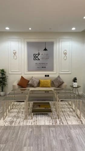 طاولة رئيسية + 6 خدمة