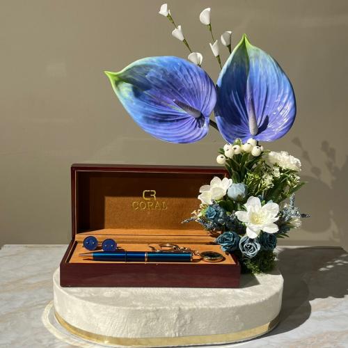 تنسيق طقم رجالي مع ورد 2