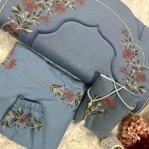 بوكس صلاة سجادة ملكي مع شرشف ومصحف مغلف