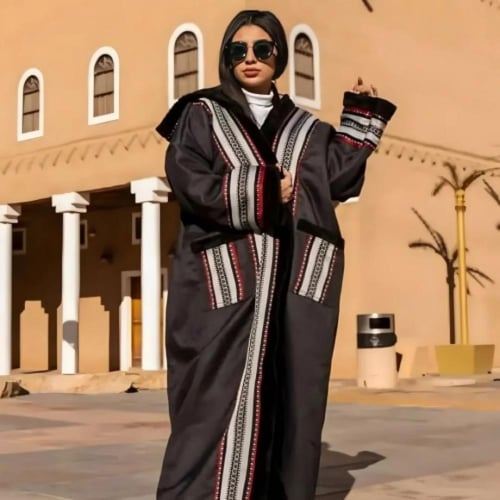 فروه نسائيه شتويه مزينة بالسدو من بصمة هدية