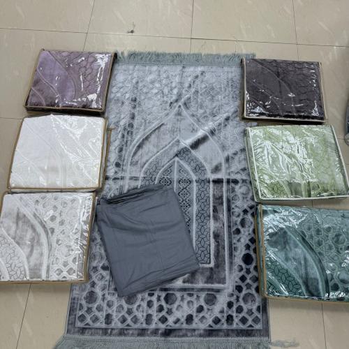 طقم صلاة سجادة مع شرشف مخمل شامل