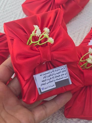 سلسال مطلي بالذهب على شكل جناح ملاك بتصميم أنيق