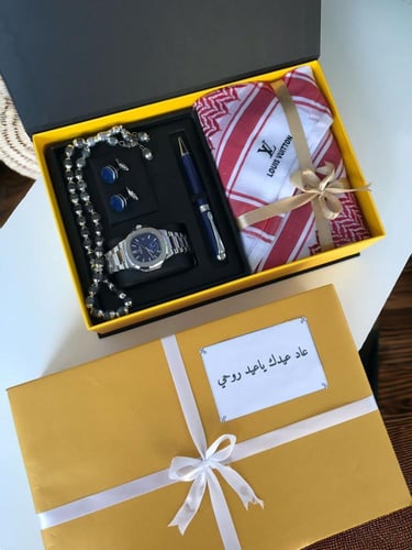 بوكس رجالي شماغ لويس فيتون وساعة ماركة.