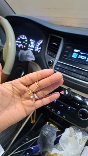 سلاسل نسائيه مطليه بالاسم فخمه