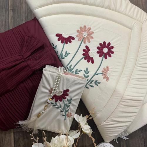 طقم صلاه رمضاني سجادة مع شرشف ومصحف مغلف