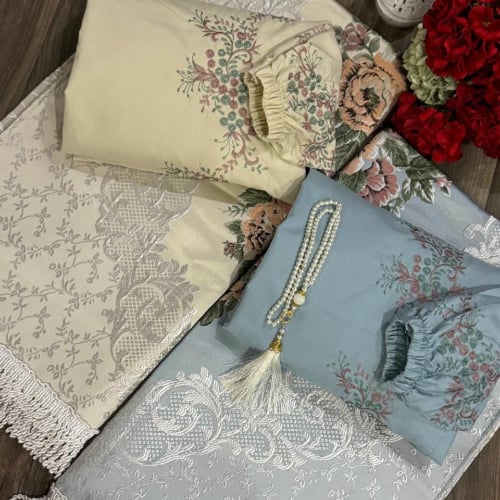 طقم صلاة سجادة مع شرشف ومصحف مغلف