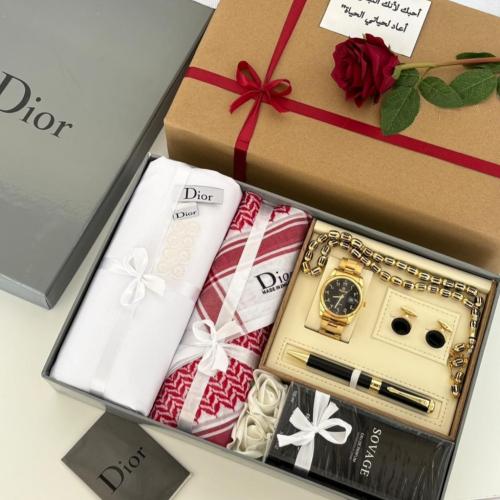 بوكس ديور فاخر مع قماش وشماغ وساعة وعطر.