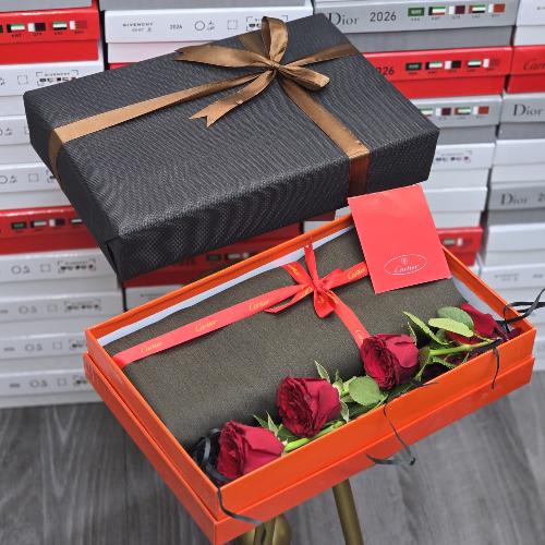 قماش رجالي كارتير شتوي مع ورد طبيعي