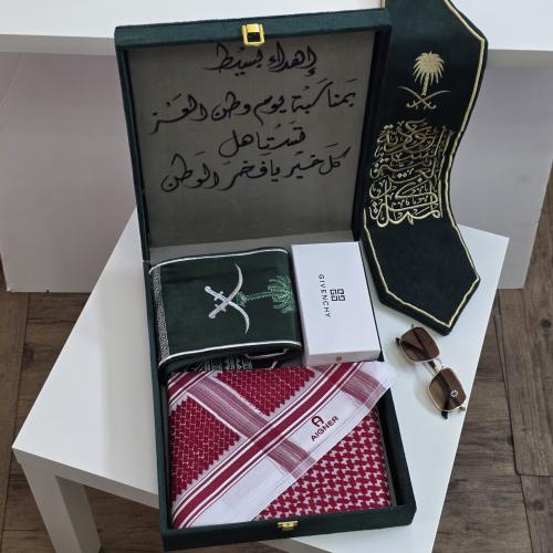 بكج اليوم الوطني السعودي شماغ + شال + نظارة جفنشي