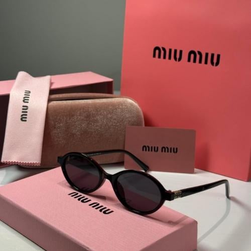 نظاره ميو ميو نسائية miu miu سوداء