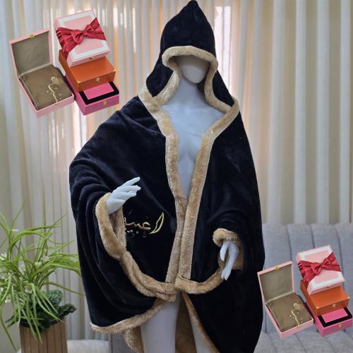 شال شتوي نسائي مع قبوع فرو فاخر