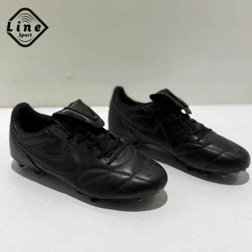 حذاء كرة قدم Nike الأسود الفاخ