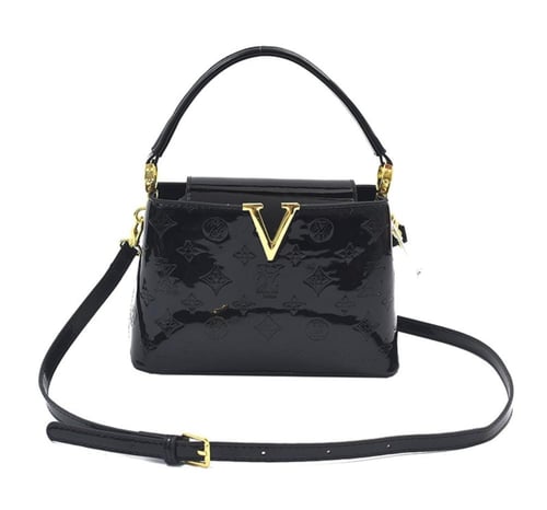 حقيبة يد من لويس فويتون بتصميم لامع باللون الأسود