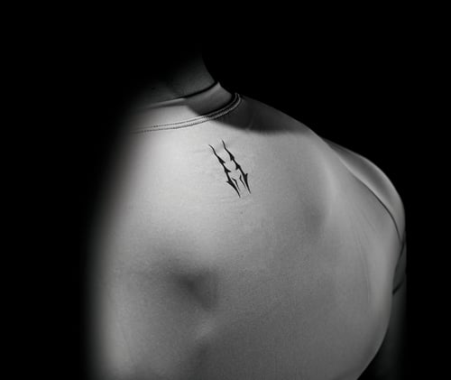 Bloody body " gray shirt