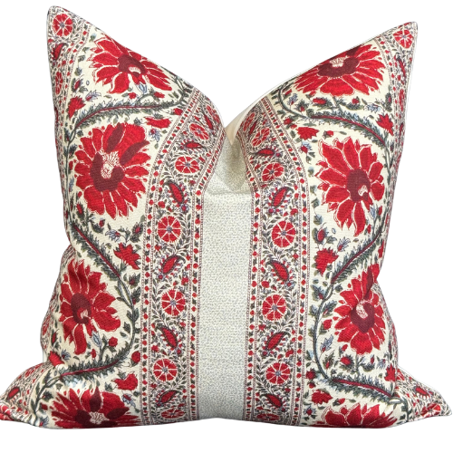 غطاء مخده بطبعات الورد الاحمر