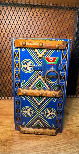 صندوق نجدي لون ازرق