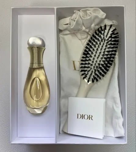 بوكس عطر جادور للشعر مع فرشاة شعر ديور والدست باق...