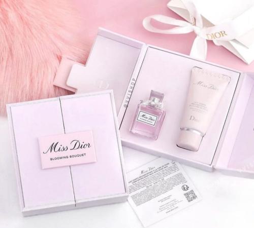 بوكس عطر مس ديور بلومنق 5 مل صب ولوشن 20 مل