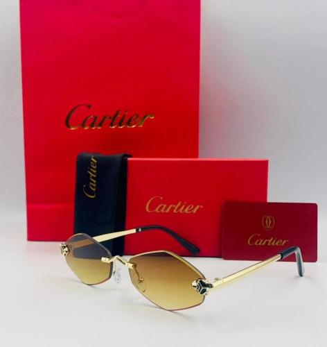 تألقي بالفخامة مع نظارات Cartier الشمسية