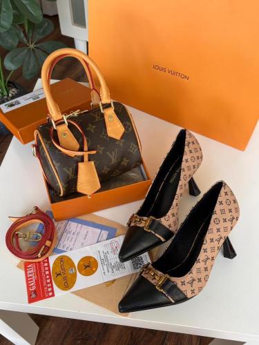 طقم لويس فويتون حقيبة وحذاء — مونوغرام بيج بكعب عا...