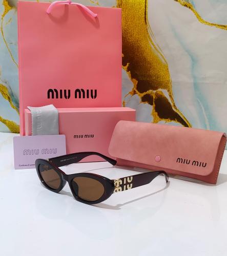 أضفي لمسة من الفخامة مع نظارات Miu Miu الشمسية