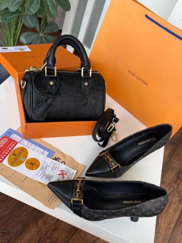 طقم لويس فويتون حقيبة وحذاء — مونوغرام أسود بكعب ق...