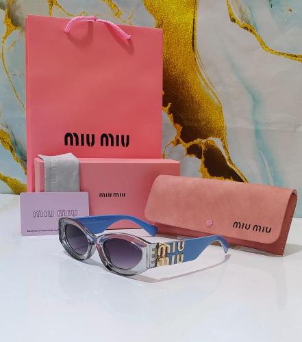 تميزي بالألوان مع نظارات Miu Miu الشمسية