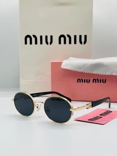 أضيفي لمسة من الفخامة على إطلالتك مع نظارات Miu Mi...